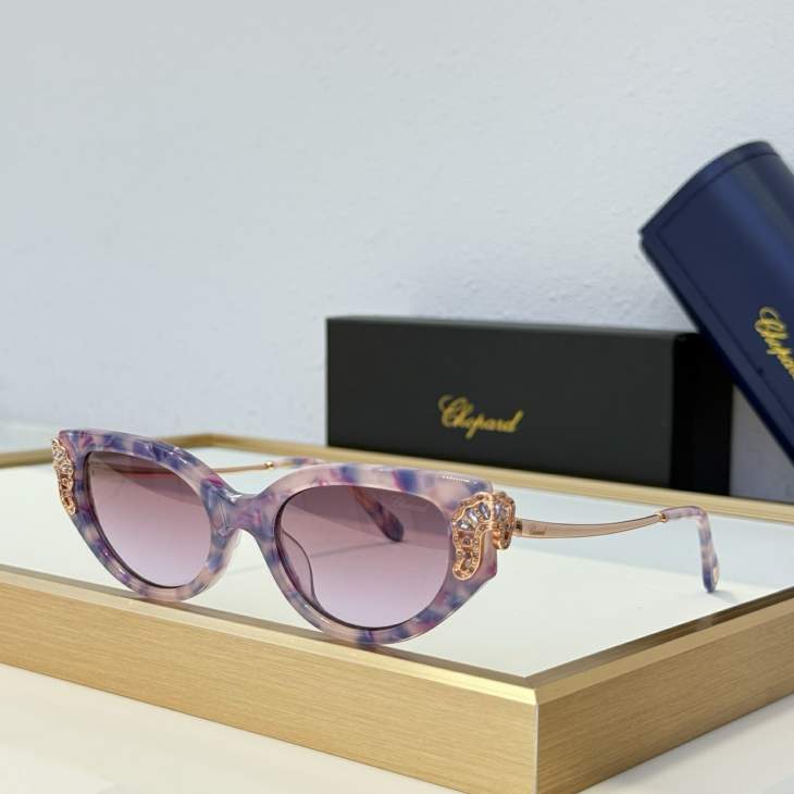 Picture of Chopard Sunglasses _SKUfw74776565fw
